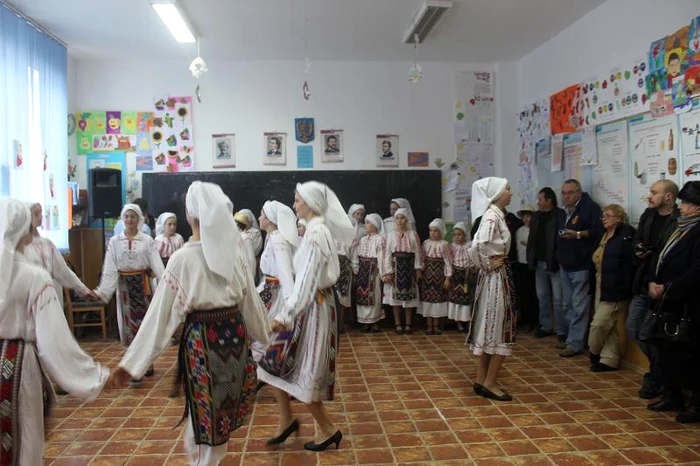 Englezii dau ajutoare pentru localnicii din Luncaviţa 