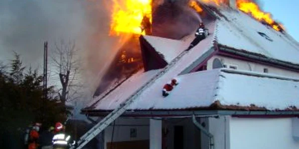 Vila lui Adrian Rublinshi a ars din cauza unor probleme apărute la coşul de fum
