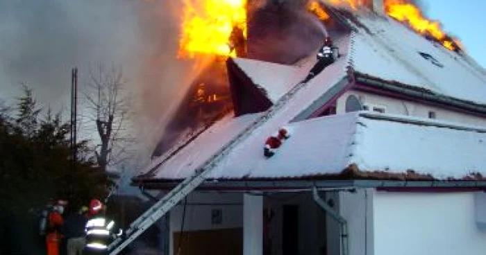 Vila lui Adrian Rublinshi a ars din cauza unor probleme apărute la coşul de fum