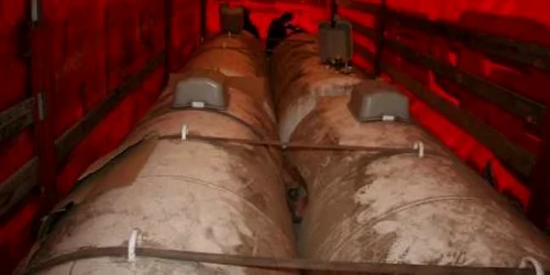 GPL-ul a fost descoperit într-o semiremorcă de autotren. Foto: IJPF Mehedinţi 