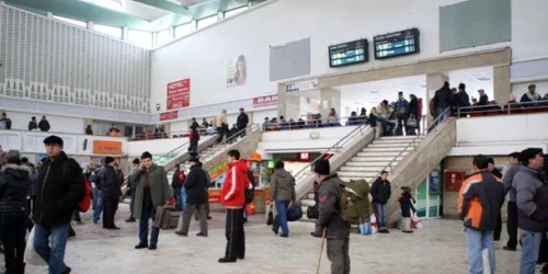 Gara Braşov arată ca pe vremea comuniştilor. 