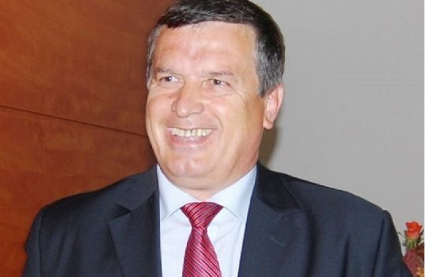Primarul care a dat România în judecată a primit despăgubire după închisoare. Primarul care a dat România în judecată a primit despăgubire după închisoare.