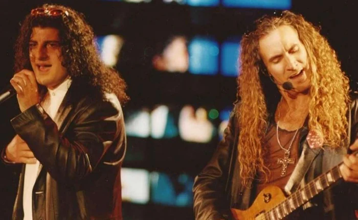 
    Alin s-a certat  cu Tavi din  cauza Larisei  