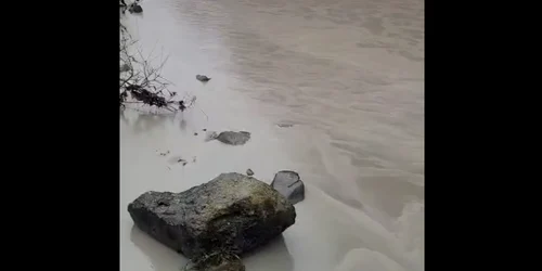 Opt localitati nu mai au apa potabila, la barajul Paltinu foto captura video FB