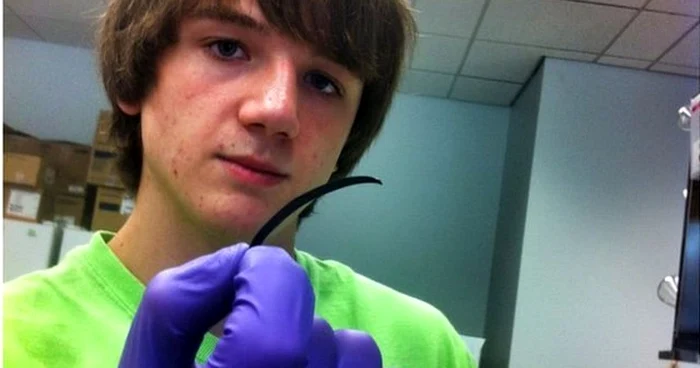 Jack Andraka a inventat deja un dispozitiv pentru detectarea cancerului