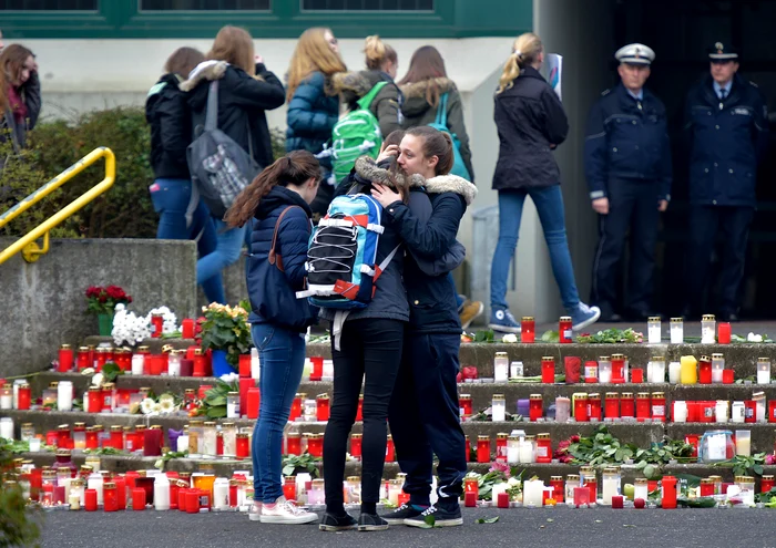 16 elevi de clasa a X-a au decedat marți, după ce un avion al companiei Germanwings s-a prăbușit în Alpii francezi
