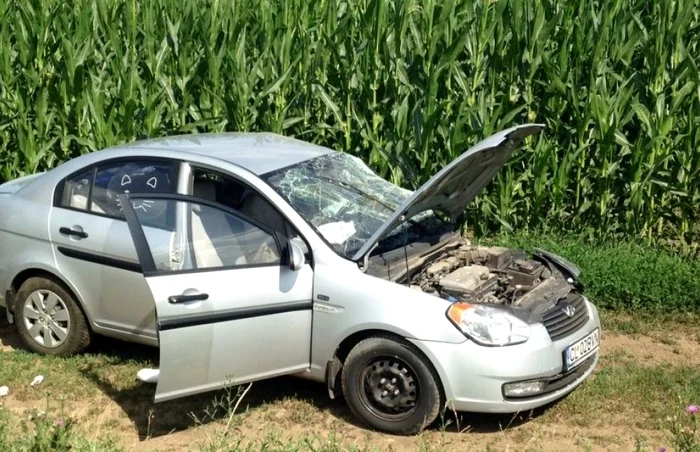 Autoturismul în care se afla copilul decedat şi părinţii acestuia. Foto: Cătălin Crăciun, alba24.ro