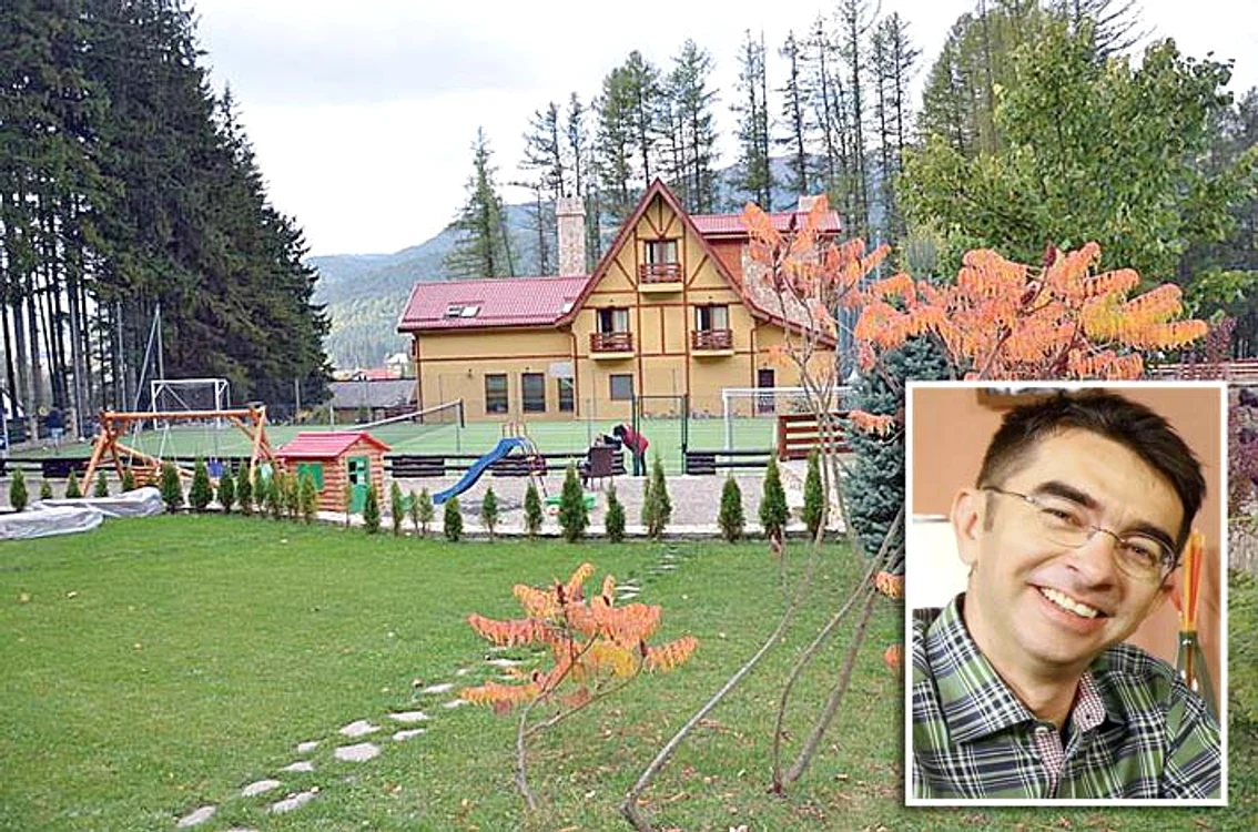 
    Pensiunea lui Mihai Găinuşă este la Cheia  
