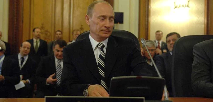 Vladimir Putin în timpul Summit-ului NATO de la Bucureşti din 2008.