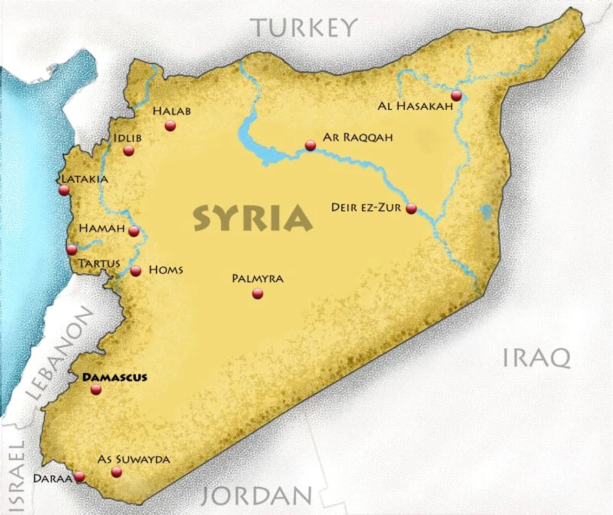 Oraşul Palmira este situat în centrul Siriei,  în mijlocul deşertului,  la 215 km de capitala Damasc