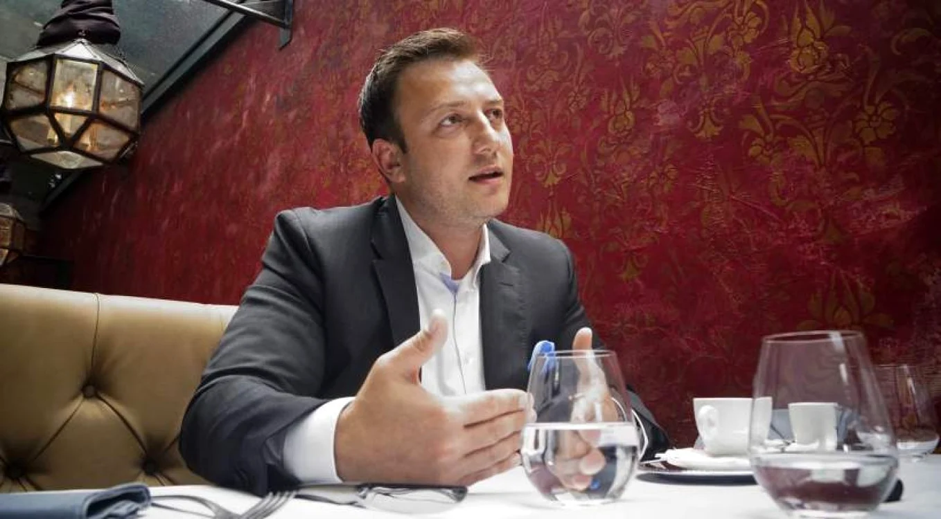 FOTO www.wall-street.ro
