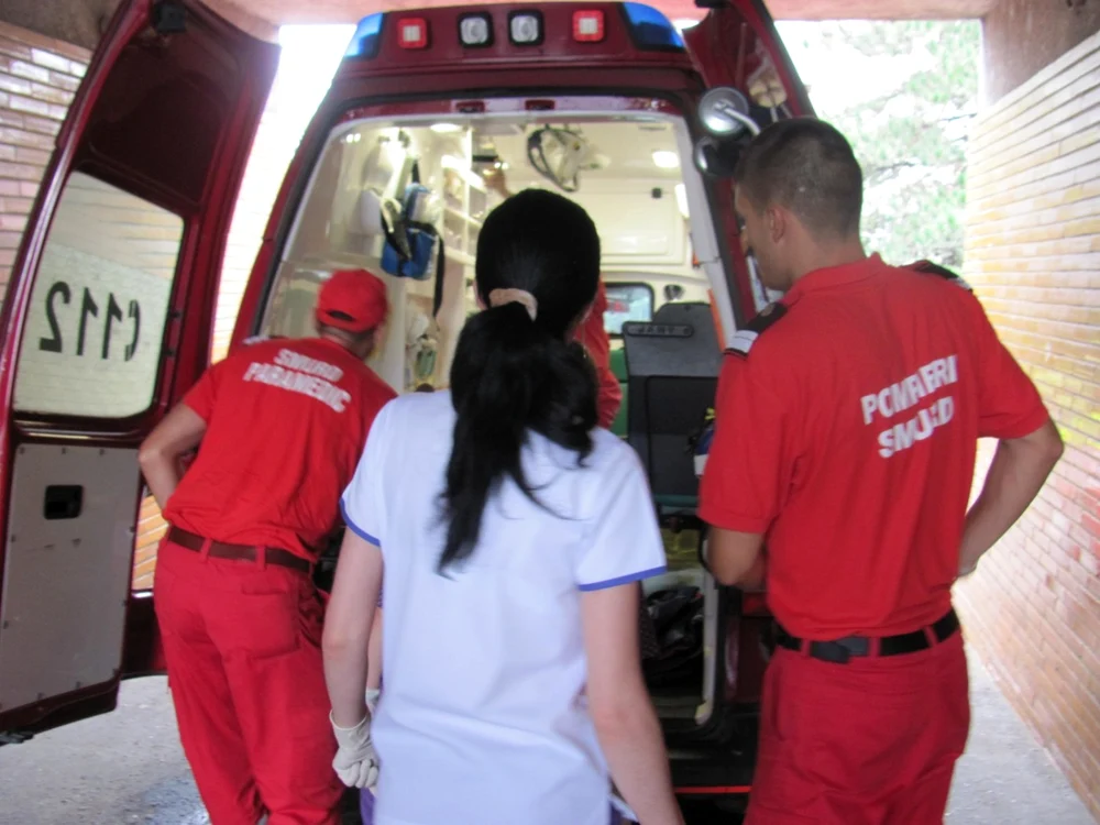 Victimele accidentului au fost transportate la spital FOTO adevarul.ro