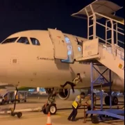a cazut din avion, Jakarta, captură video