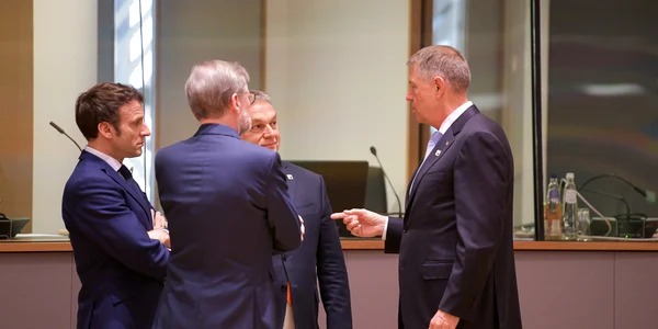 Klaus Iohannis cu Macron şi Viktor Orban FOTO Presidency.ro
