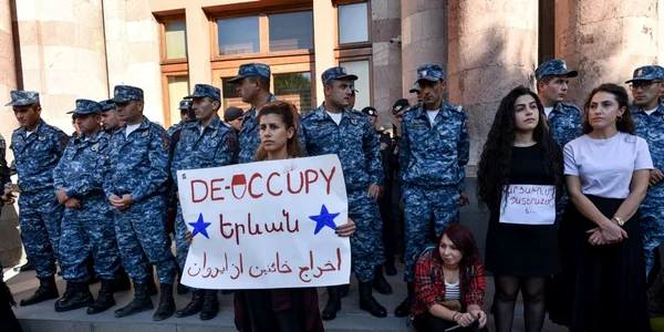 Protest Erevan impotriva azerbaidjenilor care au intrat in Nagorno Karabah Foto EPA EFE jpg