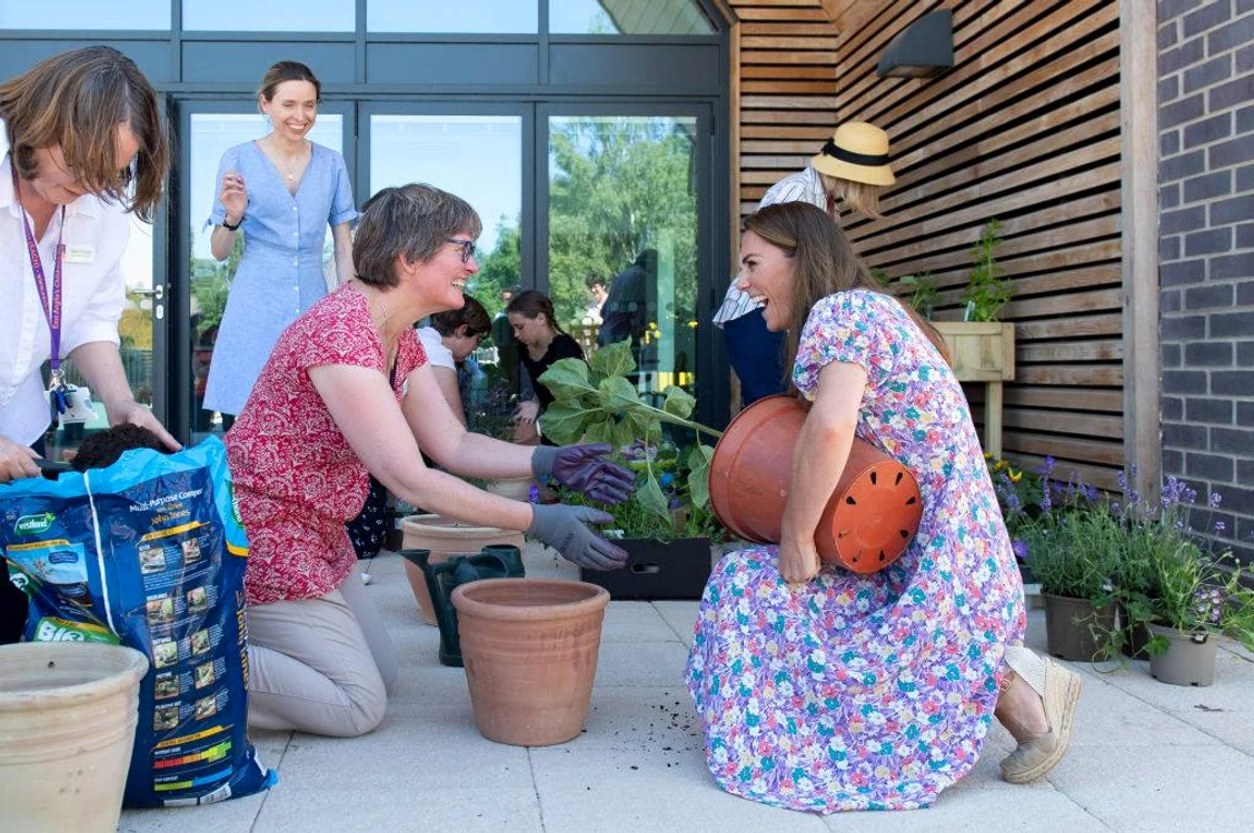Kate Middleton a sădit mai multe plante