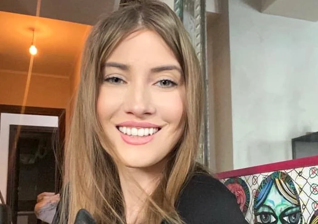 
    Iulia Albu și-a schimbat look-ulfoto: arhiva personală  