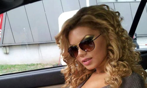 Mdădălina Dumitriu, cunoscută printre manelişti ca Beyonce de România jpeg