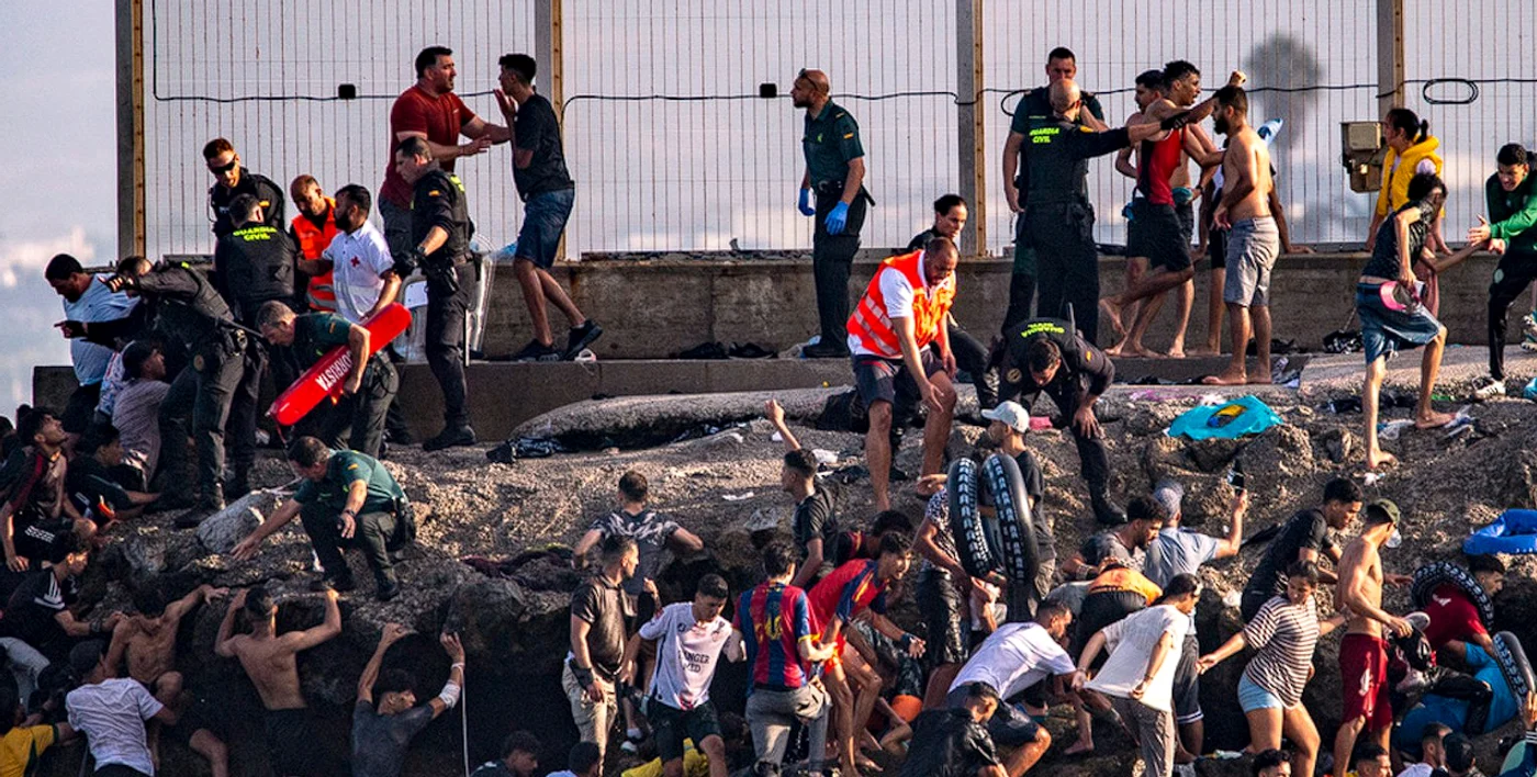 Peste 50.000 de migranți au pătruns într-o exclavă spaniolă/sursă foto: social media