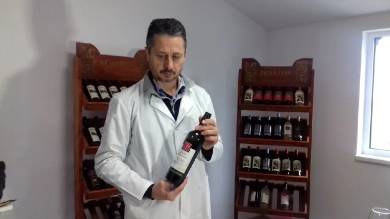 Lucian Neacşu roduce de zece ani vinuri ecologice