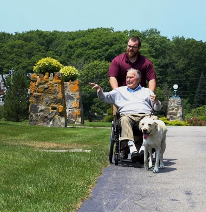 1 sully bush cainele lui george bush 4 jpg jpeg