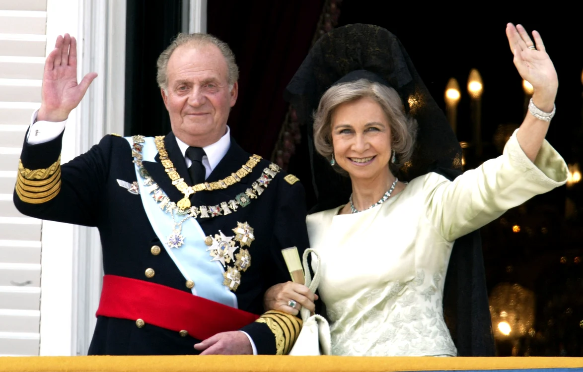 Regele Juan Carlos și Regina Sofia la nunta lui Felipe   GettyImages 50886125 jpg