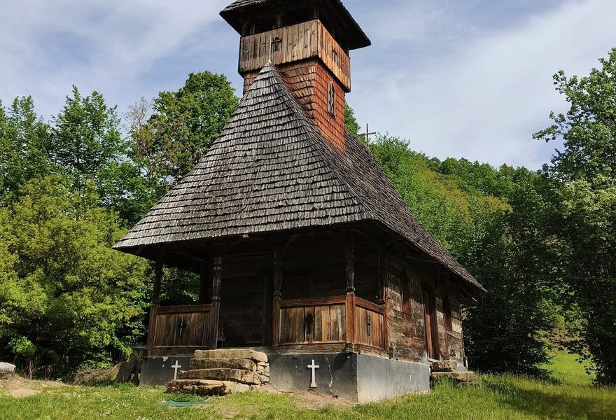 Locul cu încărcătură magică din Maramureș. Cine a fost pustnicul Nuțu Pop, sihastrul dizident din Bârsana