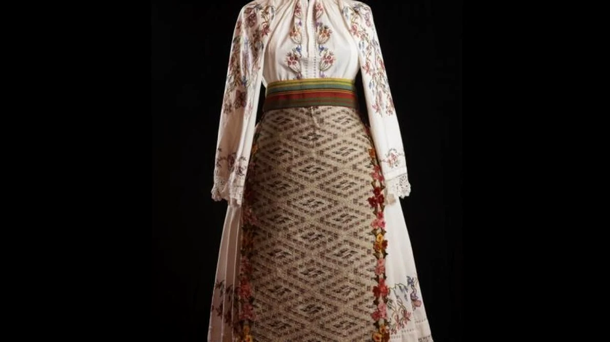 Expoziţia "Zestre bănățeană  Costume tradiționale, podoabe și fotografii vechi din Banat" jpeg