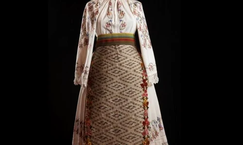 Expoziţia "Zestre bănățeană  Costume tradiționale, podoabe și fotografii vechi din Banat" jpeg