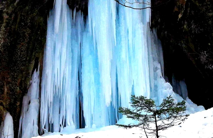 Canionul a devenit turcoaz. FOTO Facebook Canionul 7 Scări.