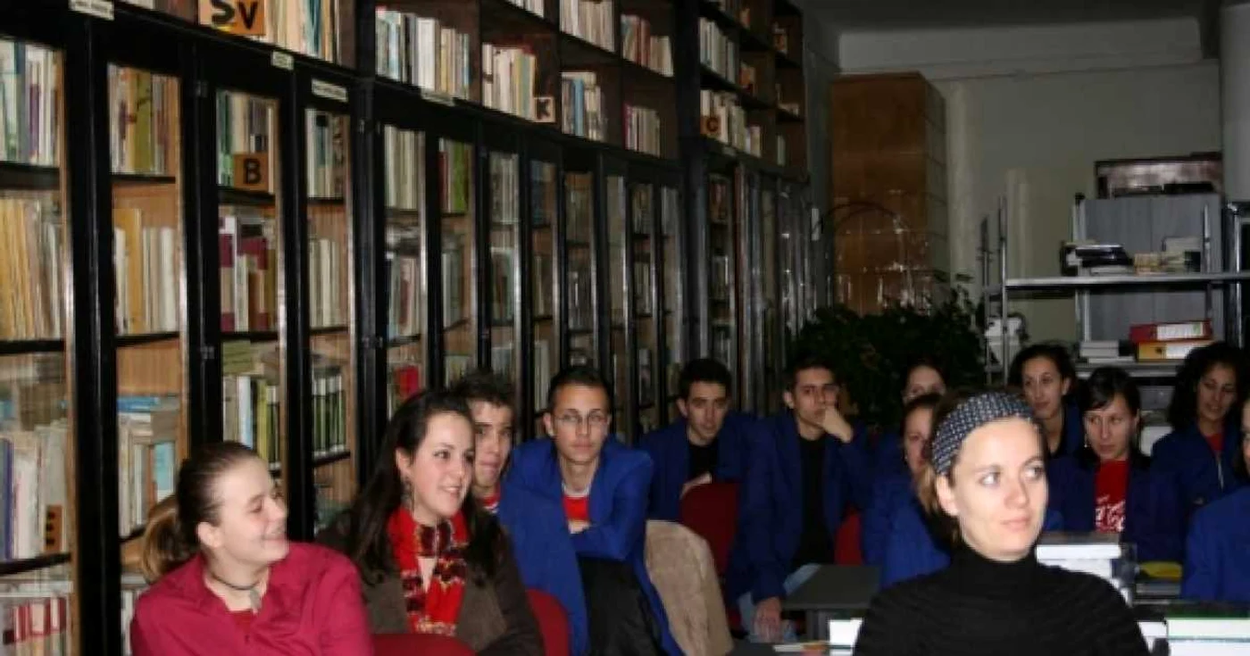 Elevii mureşeni vor putea pleca în Italia cu bursă foto Arhivă