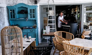 terase grecia gettyimages 1214897336 jpeg