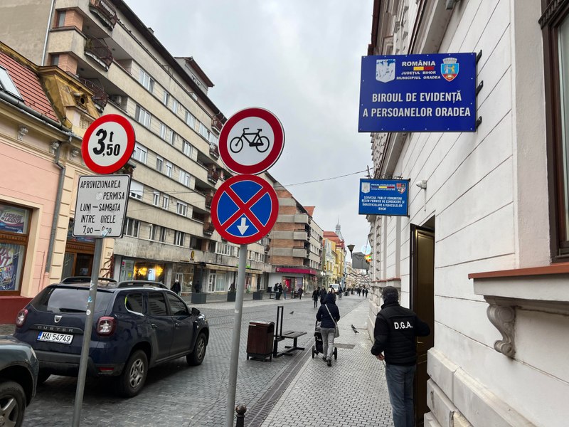 Anchetă DNA: Poliţiştii de la Înmatriculări Auto Bihor câştigau zilnic peste 100 euro din şpăgi