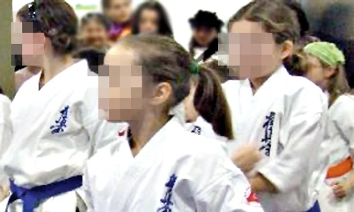 Profesorul îşi abuza elevele chiar în sala de antFetiţele aveau 9,  respectiv 10 anirenament jpeg