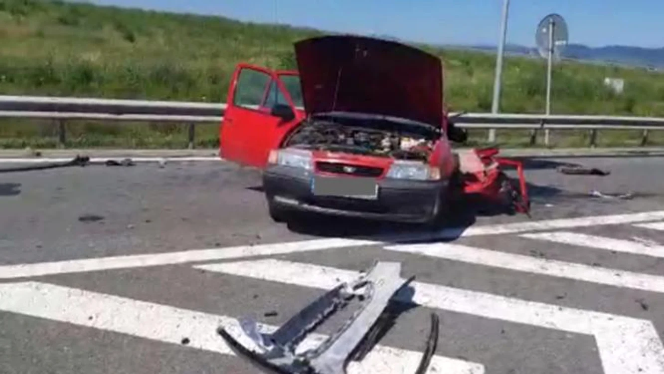 
    Accident grav pe A 3, la ieşirea către TurdaFOTO: ISU Cluj  
