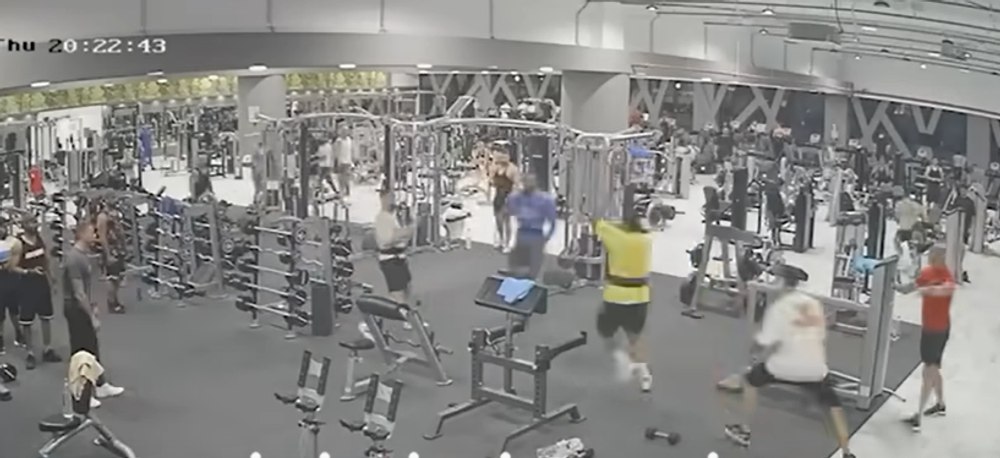 Atac sângeros într-o sala de fitness din Timisoara: Un luptător a fost înjunghiat. Trei persoane, arestate preventiv VIDEO