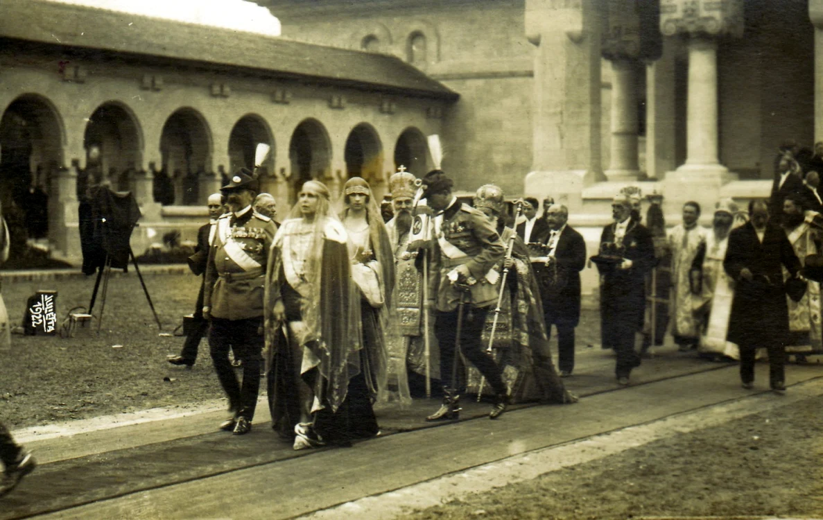 Regele Ferdinand I și Regina Maria, cu puține momente înaintea încoronării în Catedrala Reîntregirii