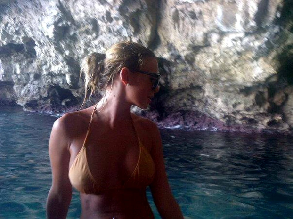 
    Marina Dina  