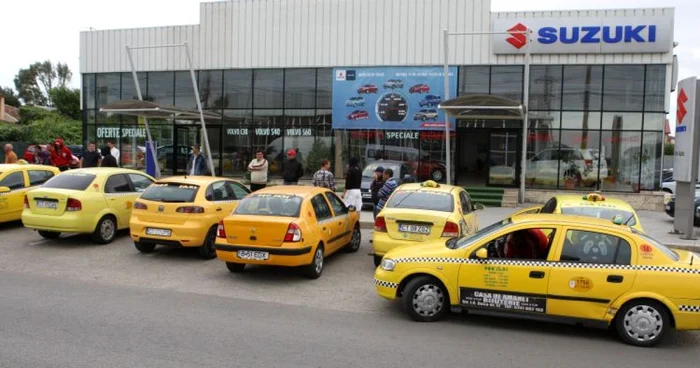 Taximetriştii acuză greşeli de contabilitate