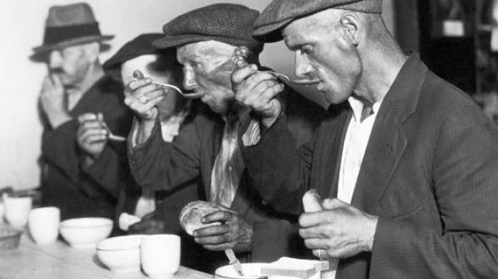 Muncitori hrăniți la cantina publică FOTO Adevărul