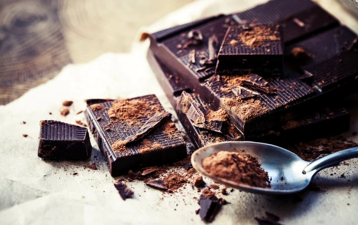 Ciocolata neagră este o alternativă mai sănătoasă FOTO: Shutterstock