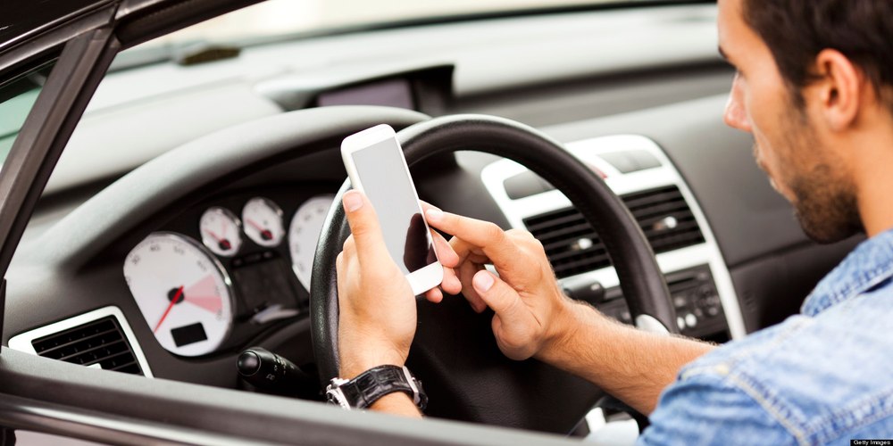 Un șofer a ucis un pieton pe trecere, în timp ce stătea pe telefon, și a primit doar o amendă modestă 