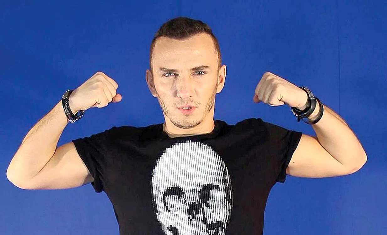 
    La Eurovisionul din 2006,  din Grecia, Mihai a adus  României un punctaj  record: 172 de puncte (locul 4)  