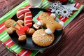 Turta dulce glazurata  Sursa foto shutterstock 512498224 jpg