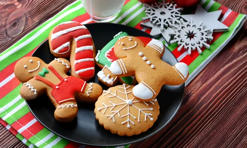 Turta dulce glazurata  Sursa foto shutterstock 512498224 jpg