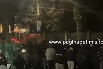 Sute de suporteri PAOK, escortați de jandarmi la spitalul unde sunt internați răniții. Fanii renunță la deplasarea la Lyon FOTO captură video Facebook