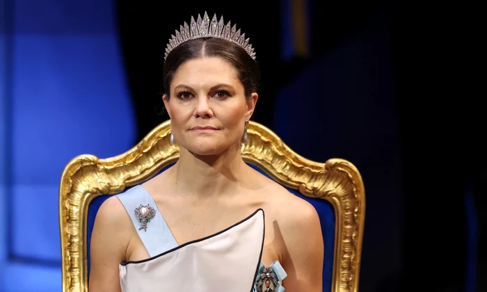 Regele Carl al XVI lea Gustaf, Prințul Daniel, Regina Silvia și Prințesa Victoria a Suediei la ceremonia de decernare a Premiilor Nobel 2025, GettyImages (2) jfif