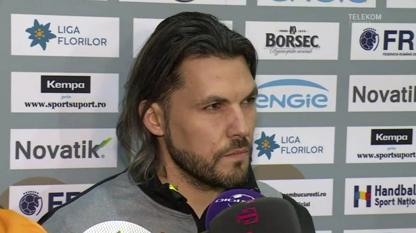 Adrian Vasile, un antrenor tânăr