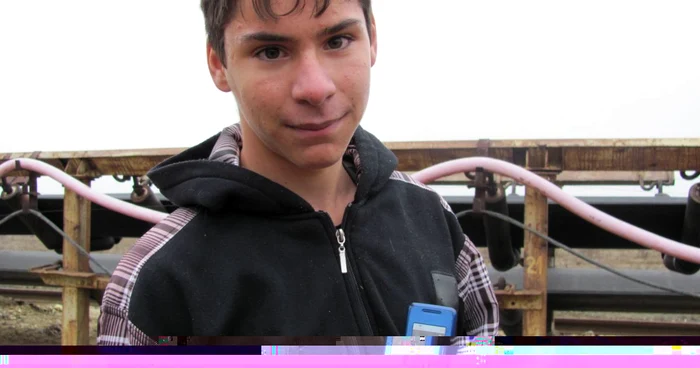 Adolescentul are poze pe telefon cu actorul american