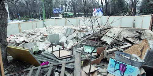 Clădirea-monument de la intersecţia străzilor Columna şi Bănulescu Bodoni a fost demolată de Crăciun